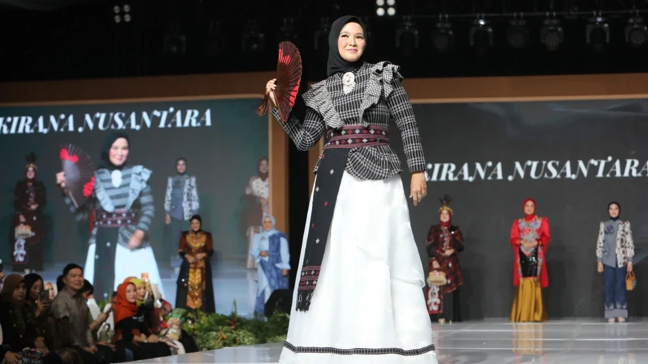Fashion show saat penutupan  kegiatan “Persit Bisa” Tahun 2026di Kartika Expo, Balai Kartini, Jakarta, Sabtu (9/5/2026).