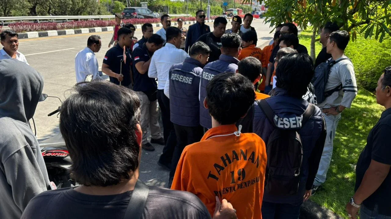 Polisi Gelar Rekonstruksi Kasus Pengeroyokan dan Pembakaran 2 ABK di Bali