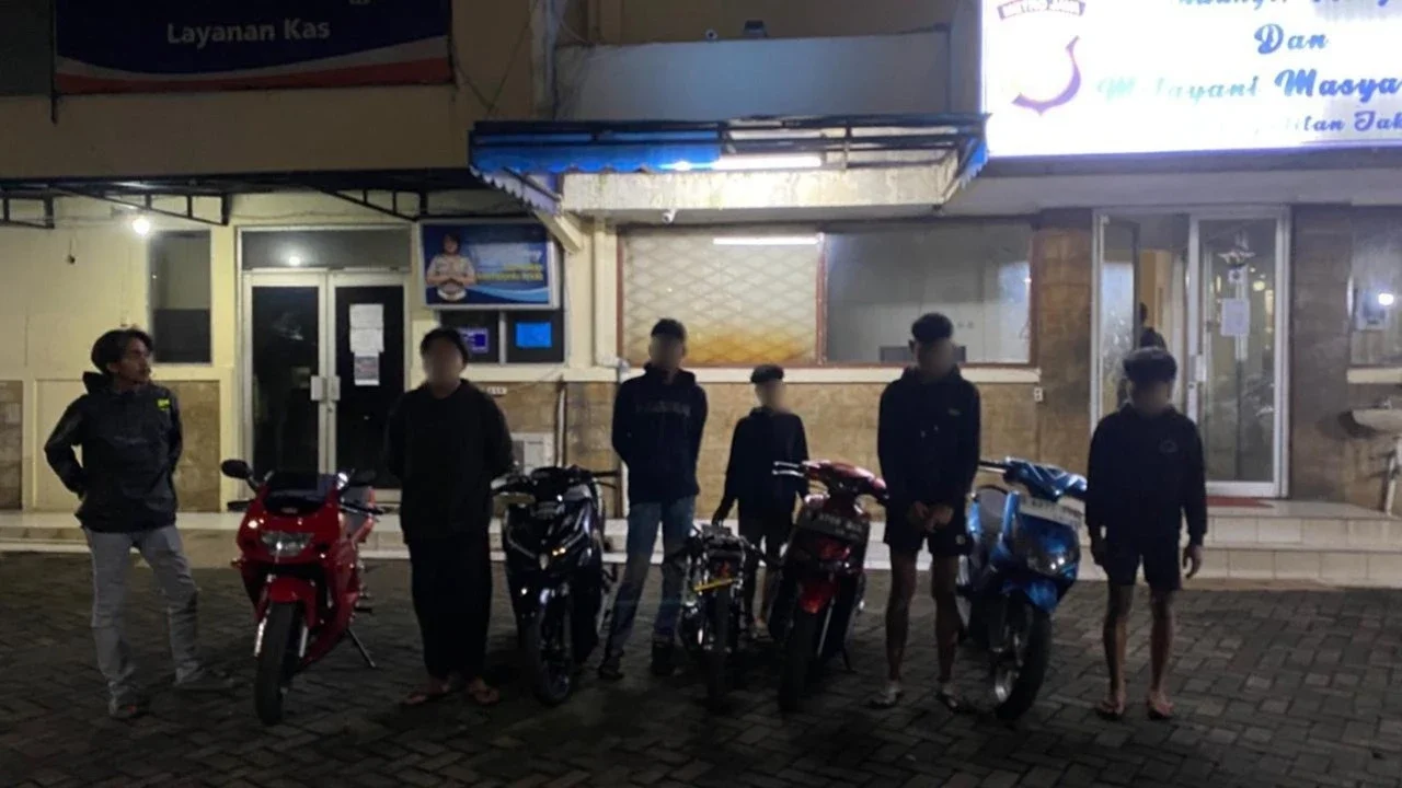 Lima Pemuda Diduga Hendak Balap Liar Ditangkap Polisi di Pulogadung Jaktim, Motor Dibawa