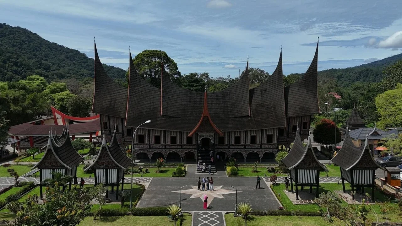 Pemerintah Bakal Revitalisasi 3.500 Rumah Adat, Diusulkan Jadi Program Nasional