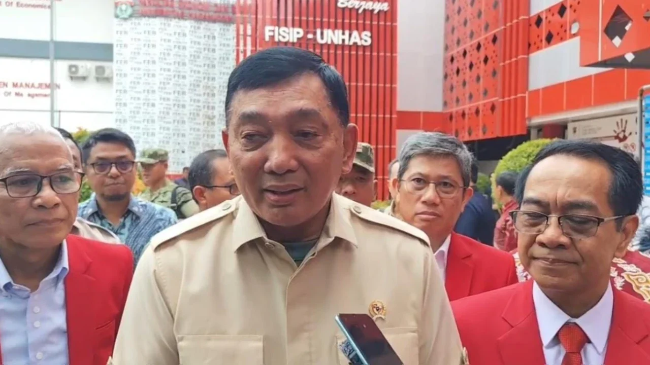 Menteri Pertahanan (Menhan) Sjafrie Sjamsoeddin di Makassar, Selasa (9/12/2025). (Foto: Liputan6.com/Fauzan).