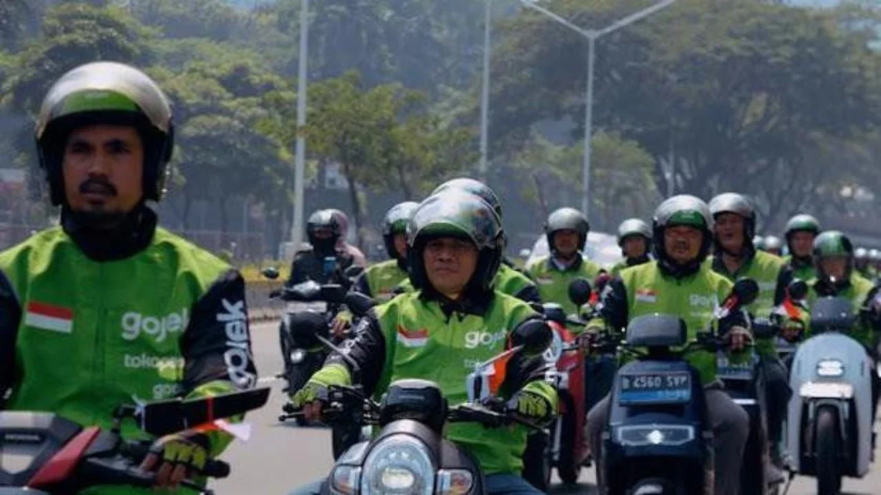 Penurunan Potongan Tarif Ojol Jadi 8 Persen Cerminan Perlindungan HAM bagi Pekerja Transportasi Online