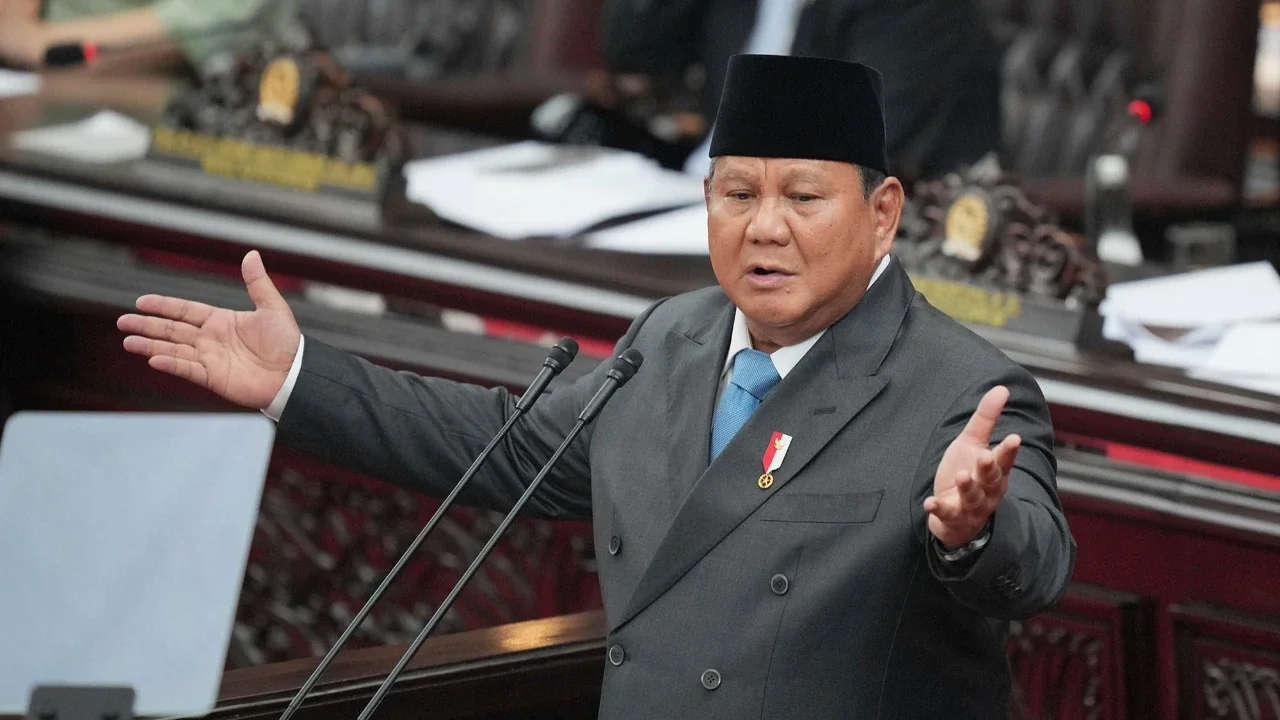 Presiden Prabowo Subianto menyampaikan pidato dalam Rapat Paripurna ke-19 DPR RI Masa Persidangan V Tahun Sidang 2025-2026 di kompleks Parlemen, Jakarta, Rabu (20/5/2026).