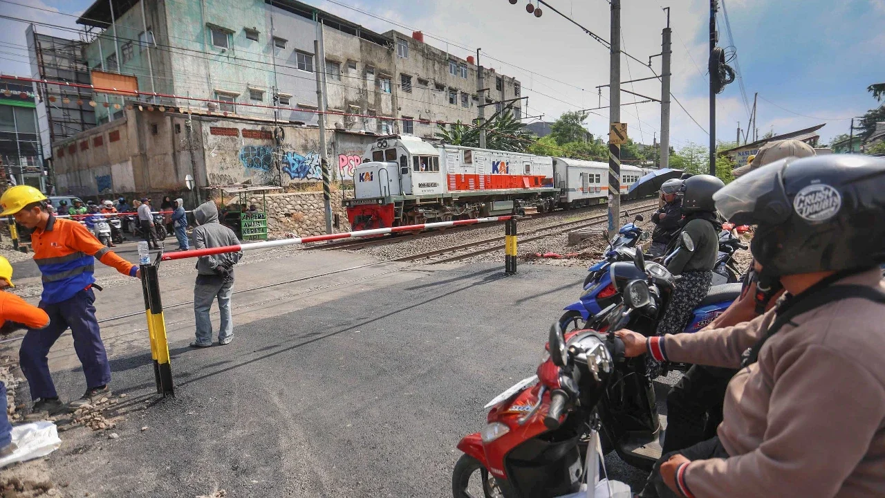 Usai Kecelakaan Kereta di Bekasi Timur, DPR Minta Pelintasan Sebidang Diambil Alih Kemenhub