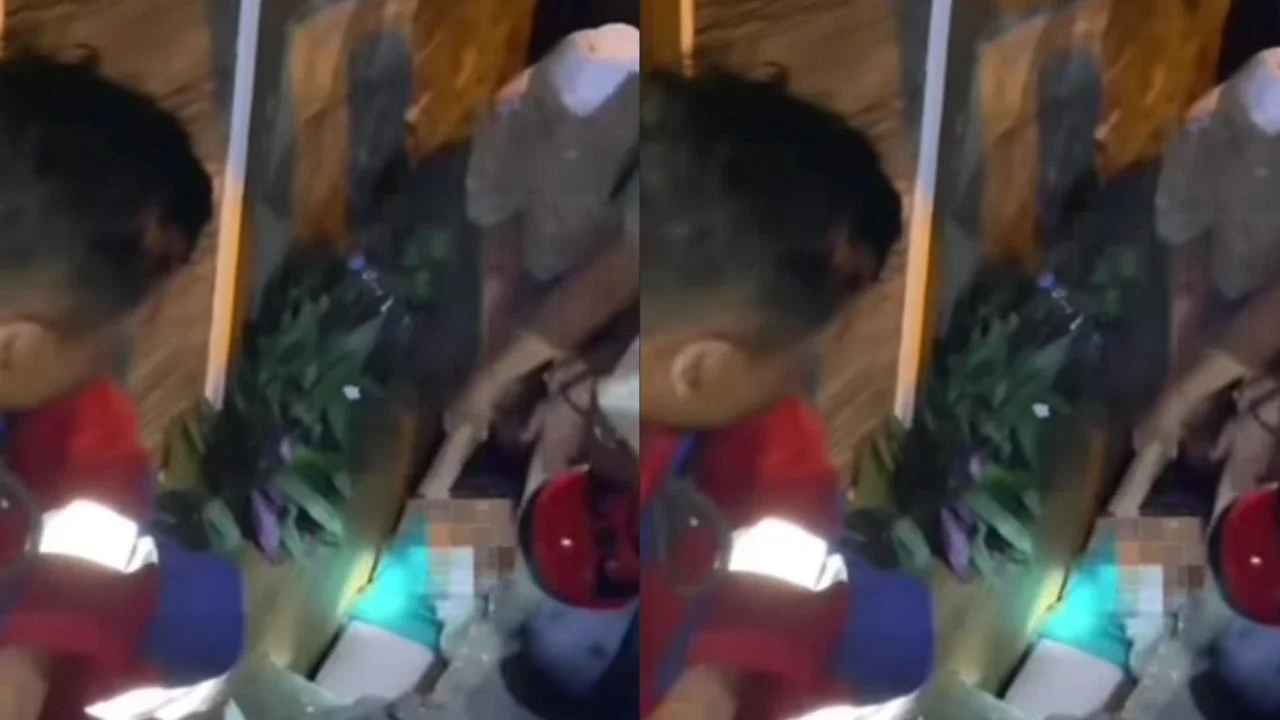 Momen Menegangkan 1,5 Jam Evakuasi Bocah Terjepit di Parit Saat Ambil Bola