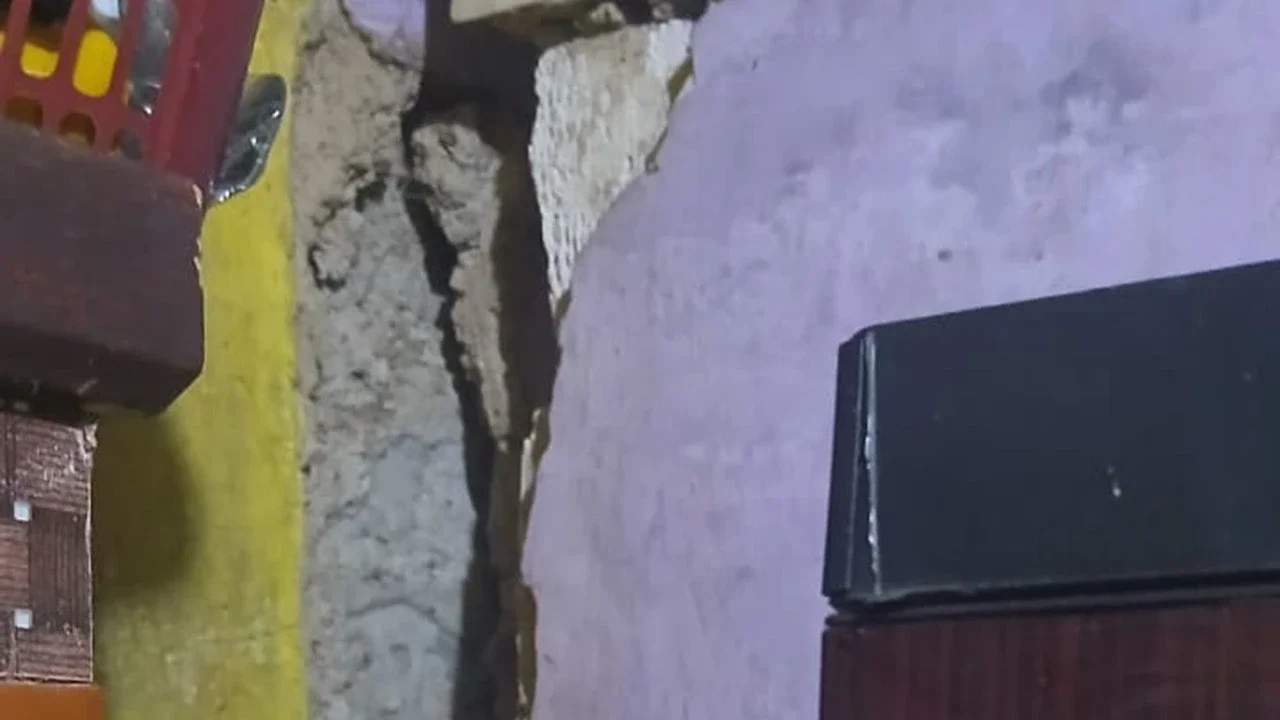 Waspada Pergerakan Tanah di Gununghalu Bandung Barat: Empat Rumah Rusak Parah, 37 Kepala keluarga Terancam