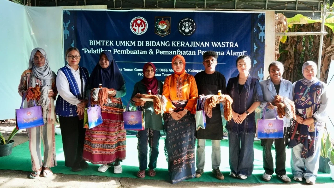 Dekranas Gelar Bimtek Wastra untuk Tingkatkan Keterampilan UMKM di Alor