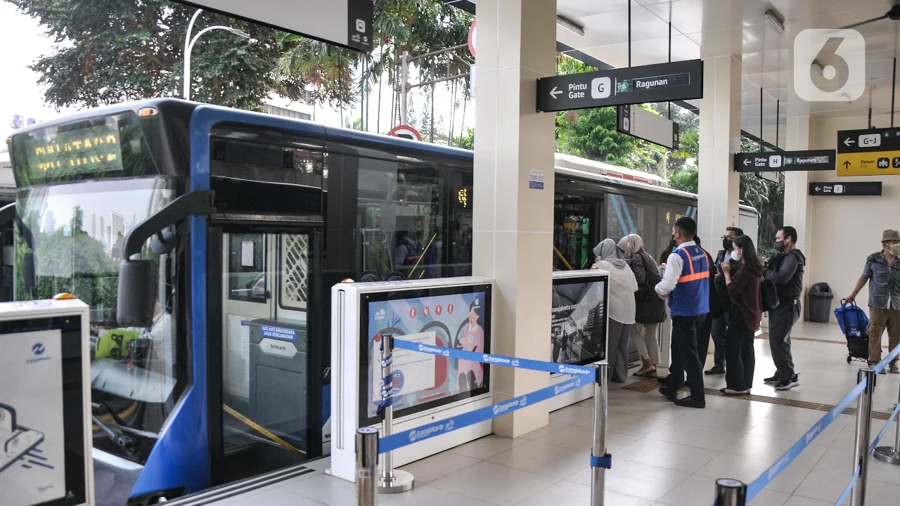 Pagi Terganggu, Bus TransJakarta Klender–Pulogadung Terhambat Tawuran