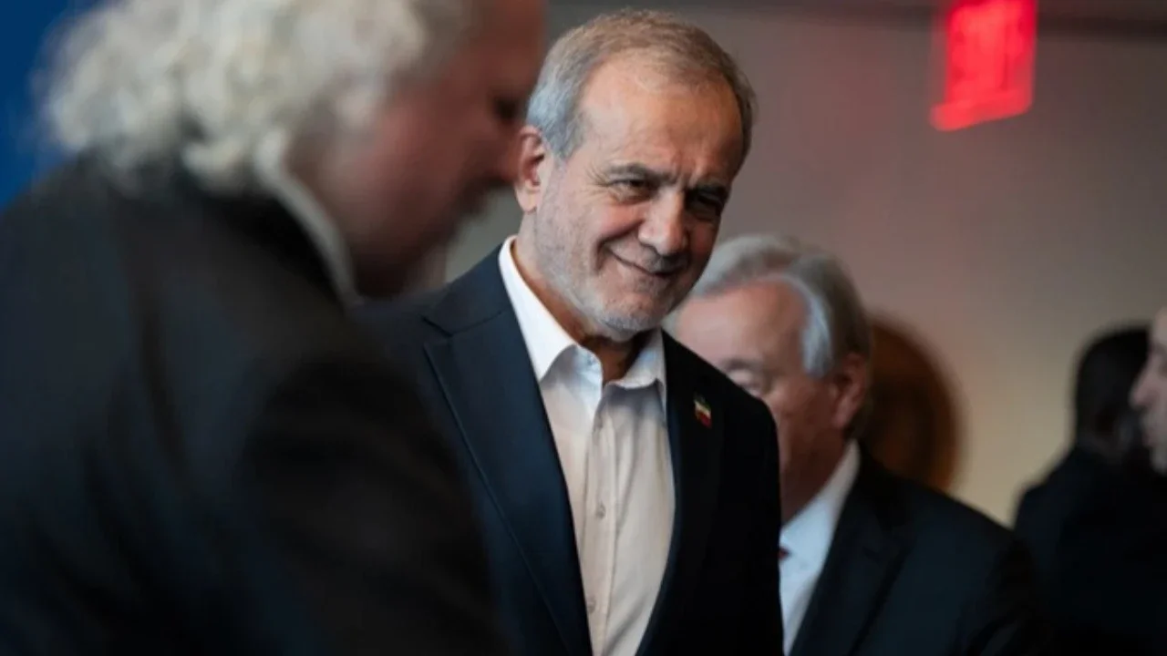 Presiden Iran Masoud Pezeshkian di Markas Besar PBB, New York, Amerika Serikat, pada 25 September 2025. (Dok. AP/Angelina Katsanis)