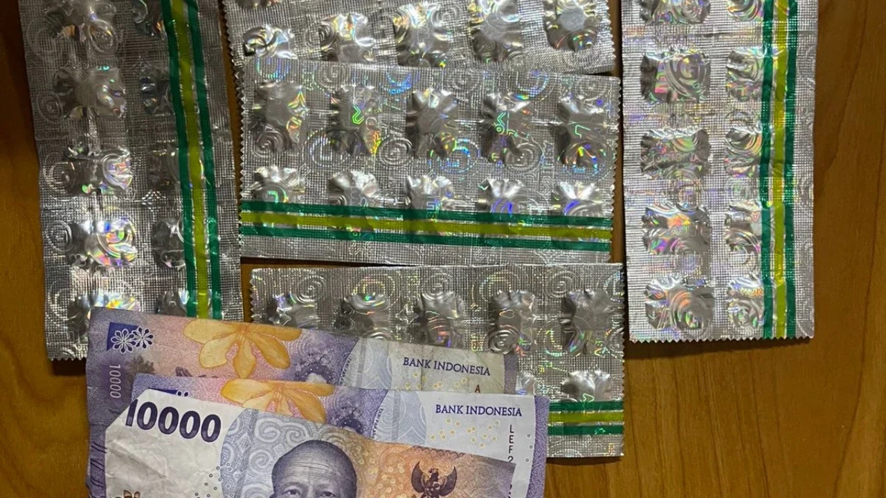 Polisi Gerebek Peredaran Obat Keras, Tiga Orang Ditangkap
