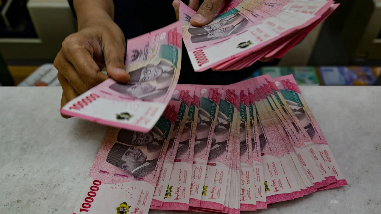 Rupiah Makin Mendekati Rp 18.000, Begini Respon BI