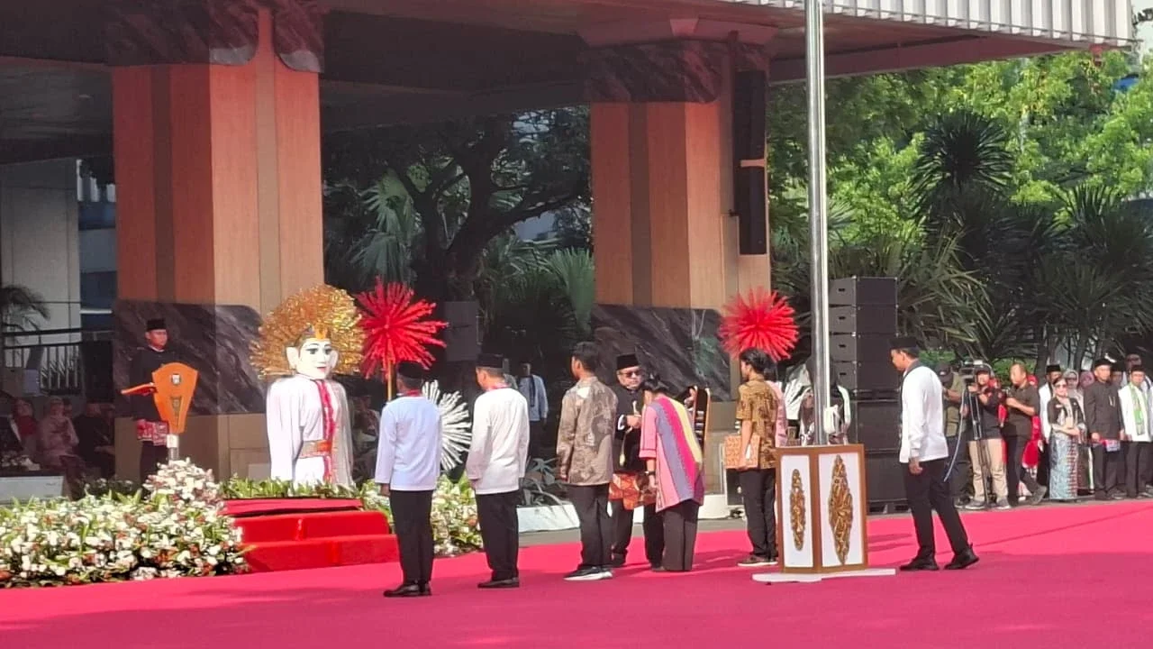 Hardiknas 2026: DKI Putihkan 2.026 Ijazah dan Kirim 561 Alumni SMK ke Luar Negeri