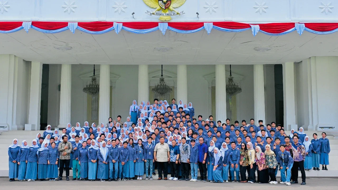 Momen Tak Terlupakan! Pelajar Jabar Bertemu Prabowo Subianto, Ngobrol Lewat HP Seskab