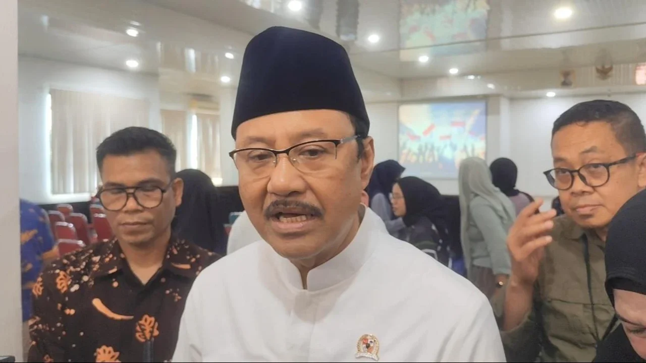 Saifullah Yusuf: Sepatu Siswa Sekolah Rakyat yang Viral Bukan dari Kemensos