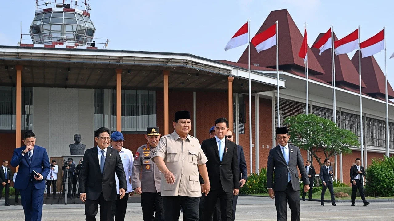 Hadiri KTT ke-48 ASEAN, Prabowo Bertolak ke Filipina Didampingi Bahlil-Seskab Teddy