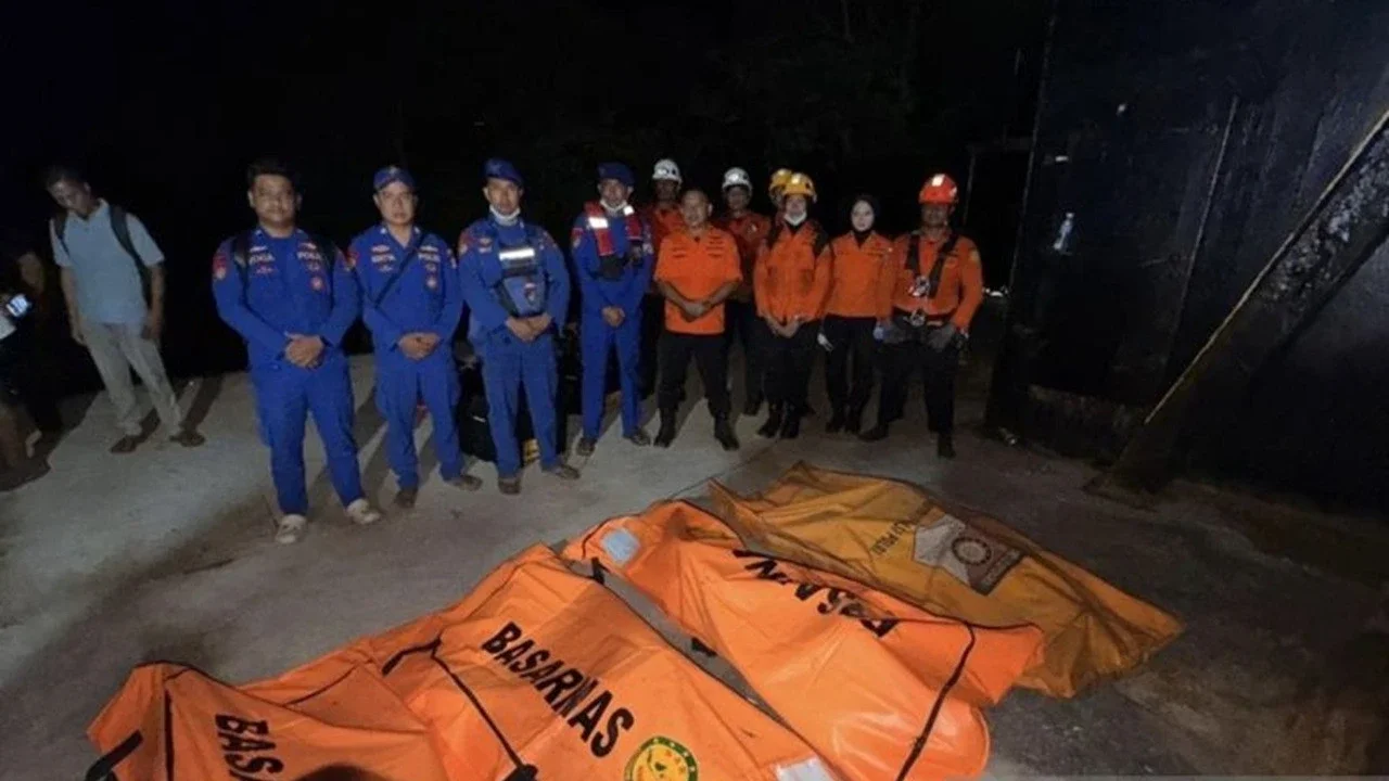 Tragis, Empat ABK Meninggal Dunia Terpapar Gas Beracun Usai Terjebak di Manhole Kapal