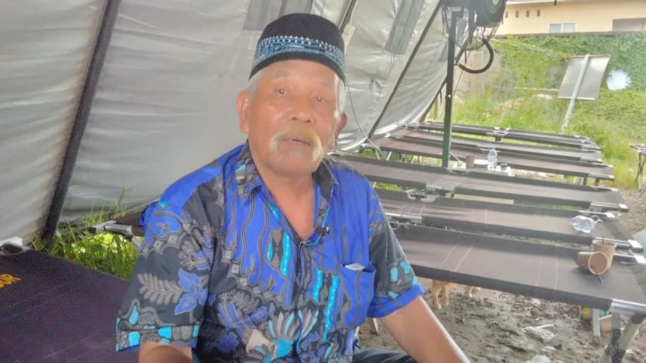 Gusti Pulungan (66) ayah sopir cadangan bus ALS yang kecelakaan