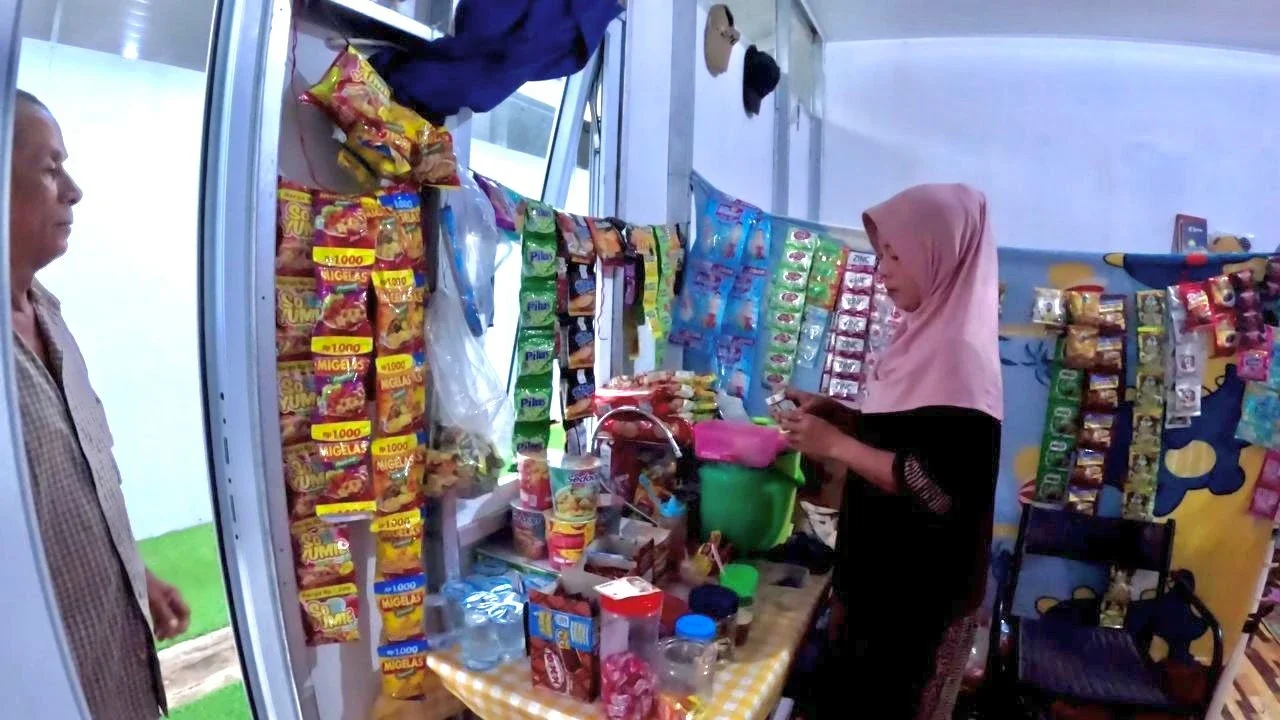 Ada Semangat dan Kehidupan Baru dari Balik Pintu Hunian Sementara