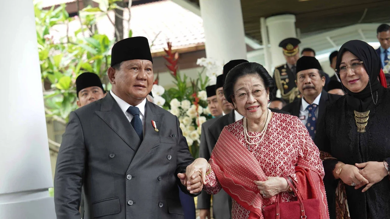 FOTO: Momen Kebersamaan Prabowo dan Megawati saat Upacara Hari Lahir Pancasila