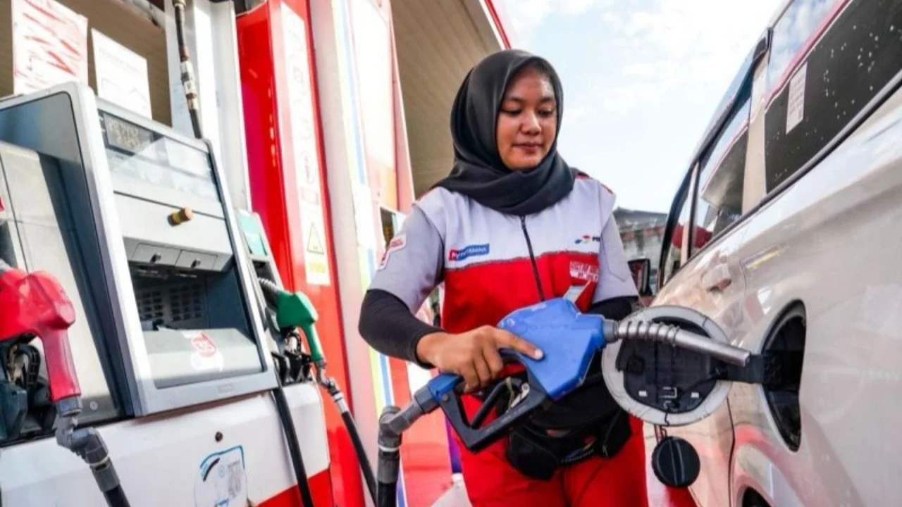 PT Pertamina Patra Niaga mencatat peningkatan signifikan pada Konsumsi Pertamax Lebaran 2026, naik 33,9 persen, seiring tingginya mobilitas masyarakat. Bagaimana Pertamina menjamin ketersediaan energi untuk memenuhi kebutuhan ini?