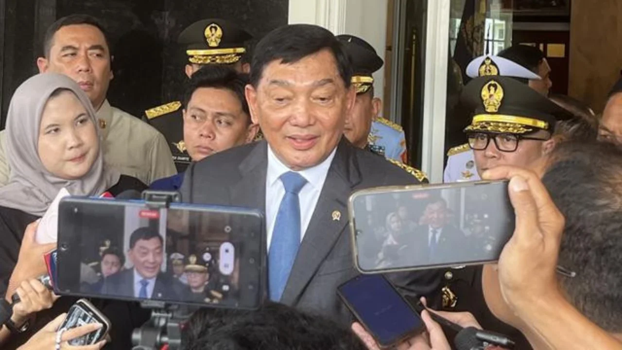 Menteri Pertahanan (Menhan) Sjafrie Sjamsoeddin di Kementerian Pertahanan, Jakarta, Selasa (5/8/2025). (Foto: Liputan6.com/Radityo Priyasmoro).