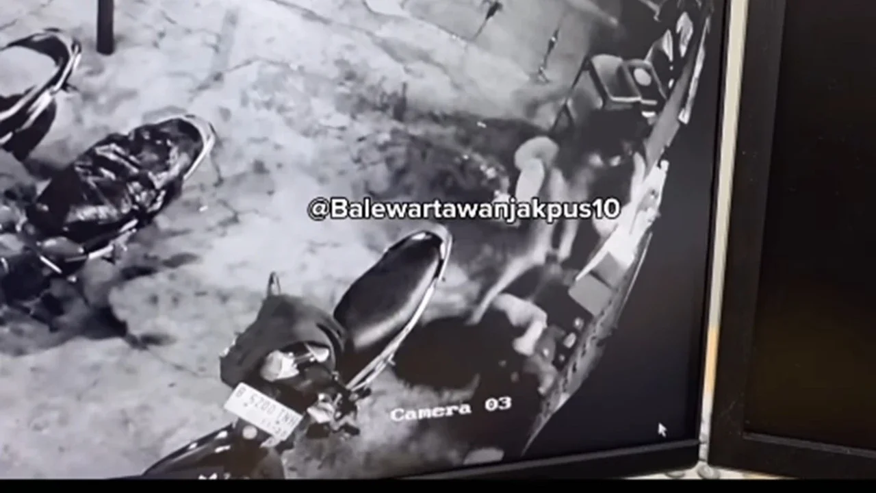 Dua Pengeroyok Pedagang Sate di Jakpus Tak Berkutik Ditangkap Polisi, Motif Ogah Bayar Makan dan Minum