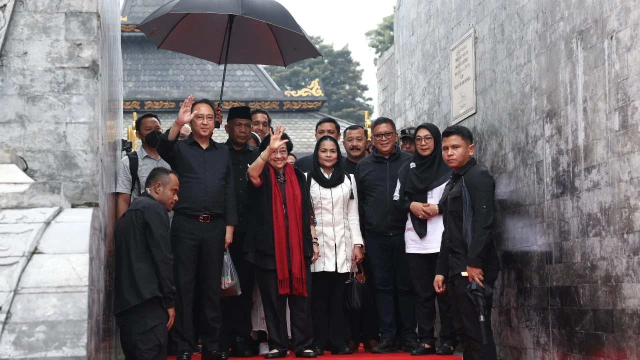 Megawati Lakukan Ziarah ke Makam Bung Karno, Tradisi Mengenang Sang Ayah