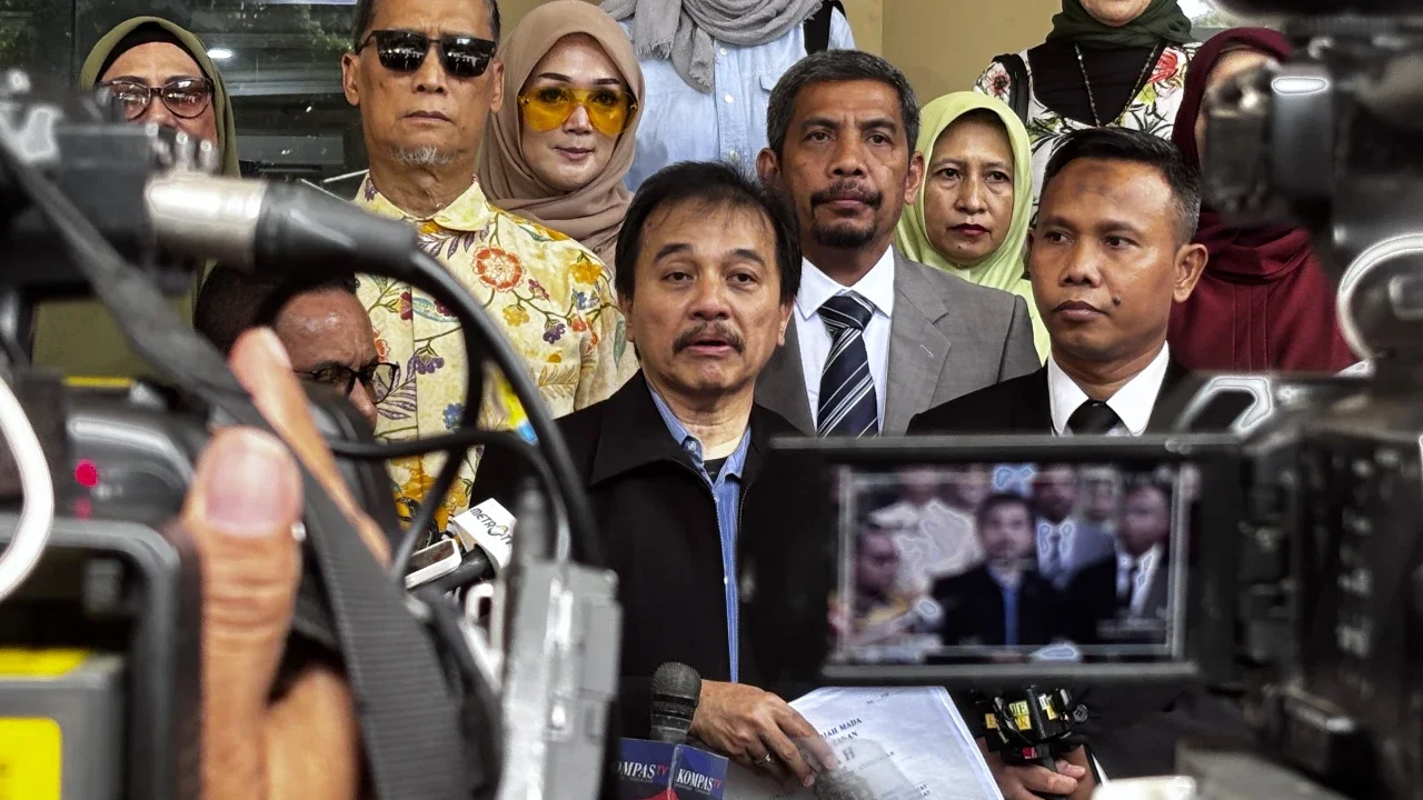 Kuasa Hukum Beberkan Detik-Detik Penangkapan Roy Suryo