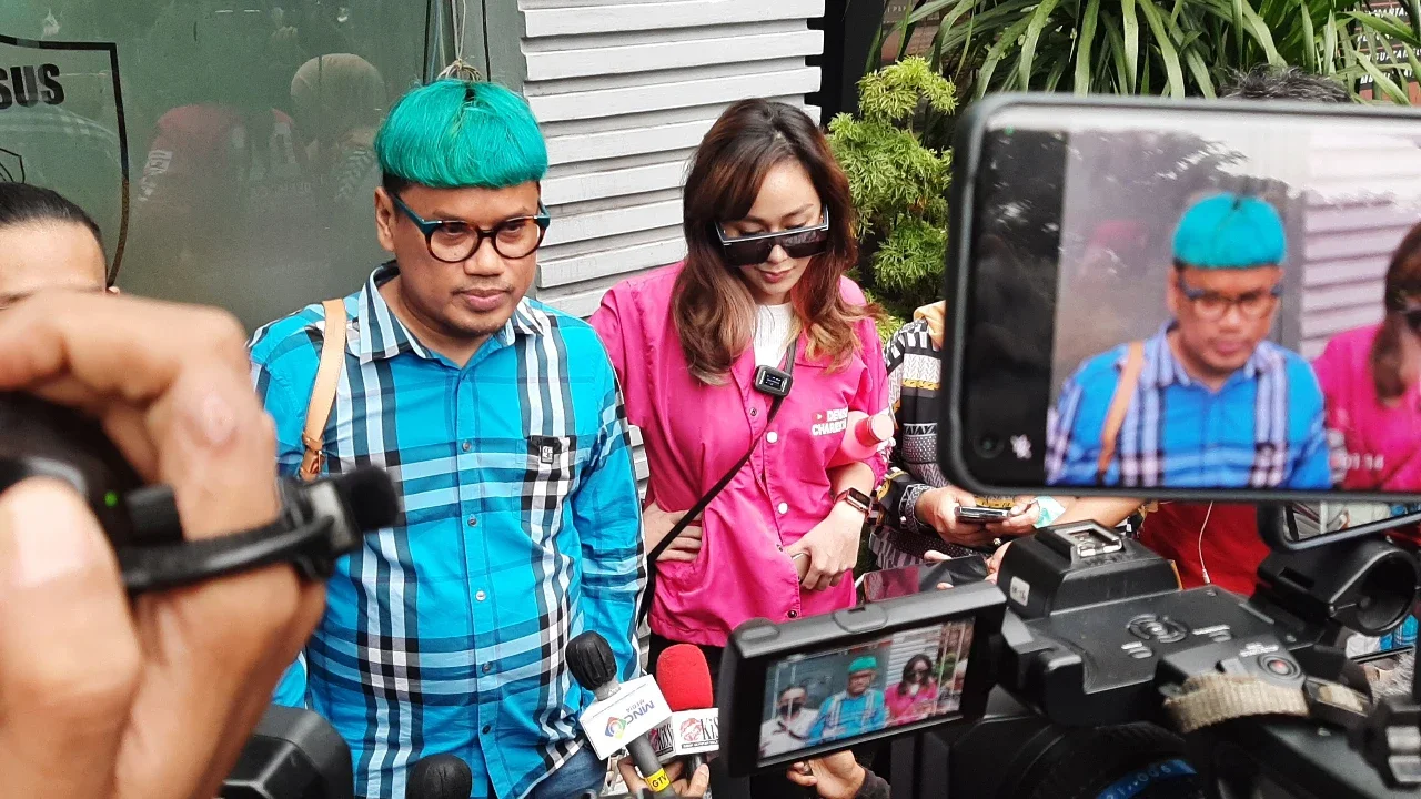Uya Kuya menyambangi Polda Metro Jaya, Rabu (25/5/2022). Uya Kuya diperiksa sebagai saksi pelapor atas laporannya terhadap Medina Zein terkait dugaan penipuan jual beli mobil. (Liputan6.com/Ady Anugrahadi)
