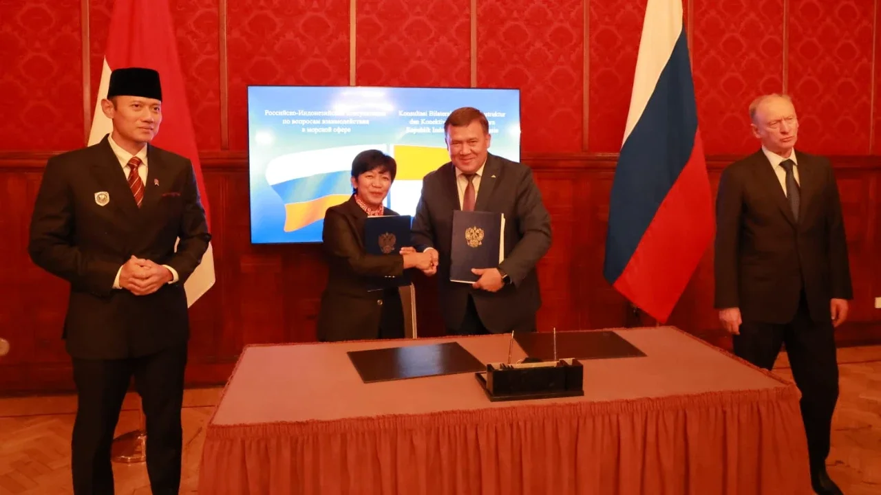 Menteri Koordinator Bidang Infrastruktur dan Pembangunan Kewilayahan Agus Harimurti Yudhoyono  saat mengikuti Konsultasi Bilateral Indonesia-Rusia bidang kemaritiman di Moskow, Rusia, Senin (1/6/2026).