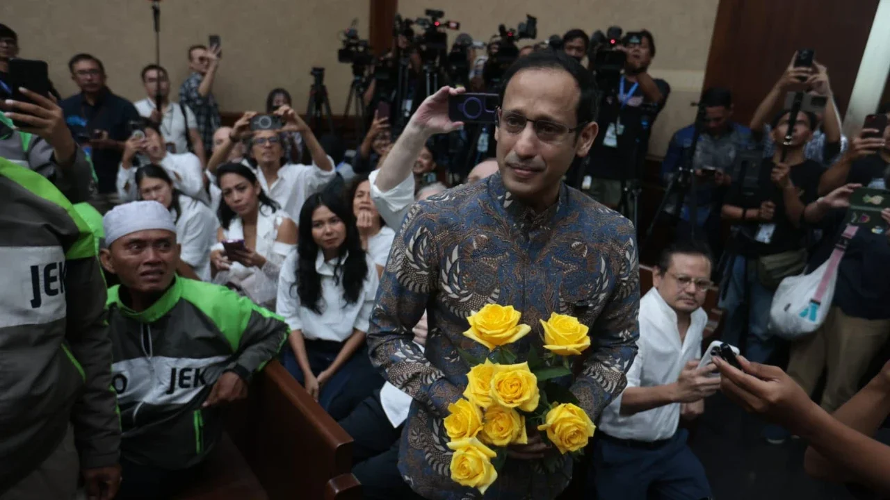 Terdakwa kasus dugaan korupsi pengadaan Chromebook dalam program digitalisasi pendidikan di Kemendikbudristek, Nadiem Anwar Makarim  sebelum sidang vonis  di Pengadilan Tipikor, Jakarta, Selasa (30/06/2026).
