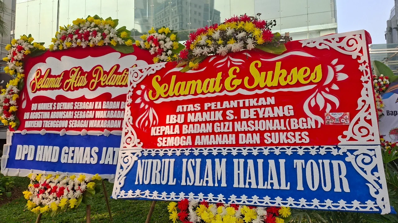 Usai Jadi Sorotan, Kantor BGN Kembali Beroperasi Normal di Tengah Deretan Karangan Bunga