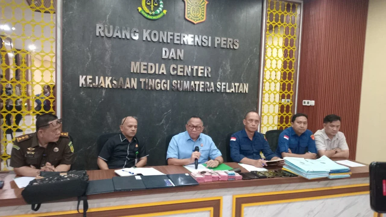 Kajati Sumsel Ketut Sumedana jumpa pers OTT Kepala KUPP Sungai Lumpur