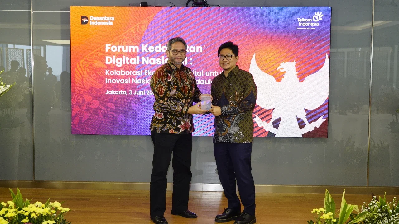 Jajaran manajemen Telkom bersama perwakilan Komdigi, BUMN strategis, pelanggan enterprise, dan global technology partners berkolaborasi merumuskan blueprint cloud, AI, dan keamanan siber sebagai fondasi kedaulatan digital Indonesia pada Forum Kedaulatan Digital Nasional di Telkom Landmark Tower, Jakarta, Rabu (3/6/2026).