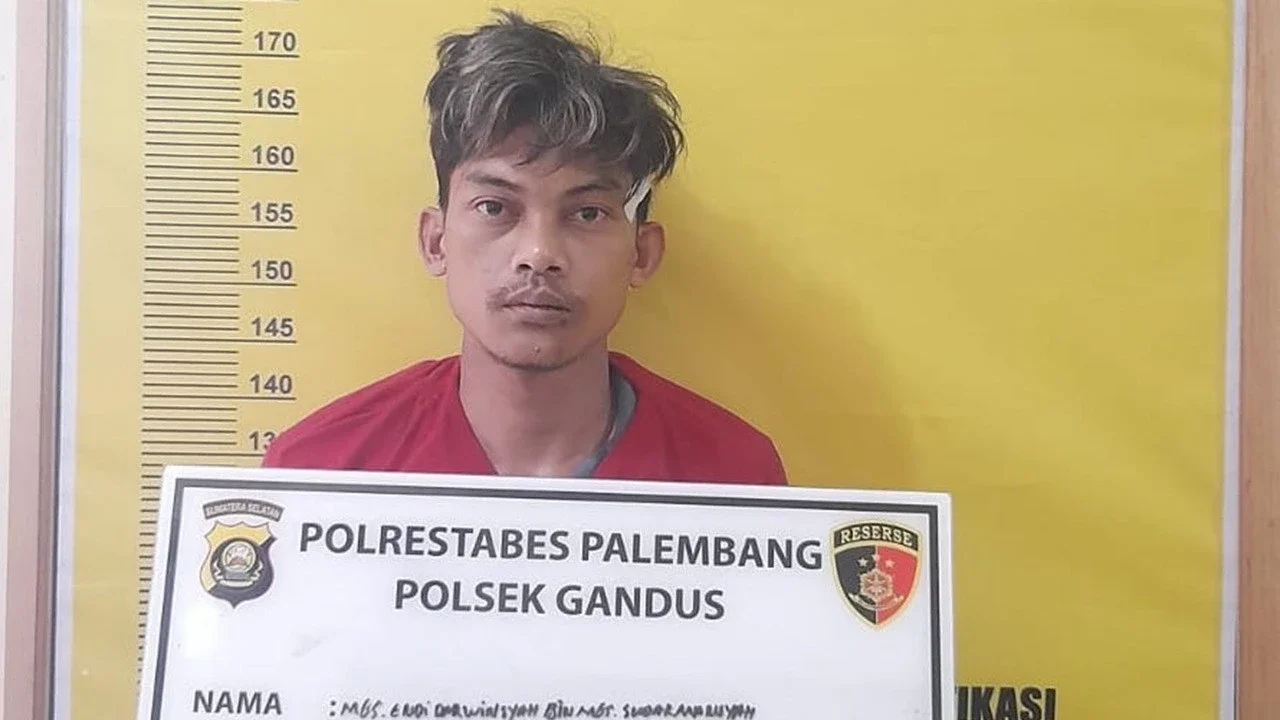 Panik hingga Terjatuh Aksi Mencuri Motor di Masjid Dipergoki Jemaah, Pelaku Tak Berkutik Ditangkap Massa