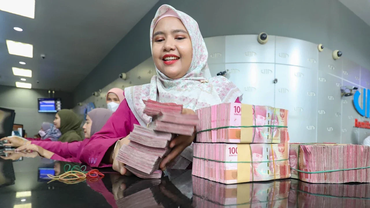 Rupiah Tembus Rp 18.000 per Dolar AS, OJK Pastikan Perbankan Tetap Aman