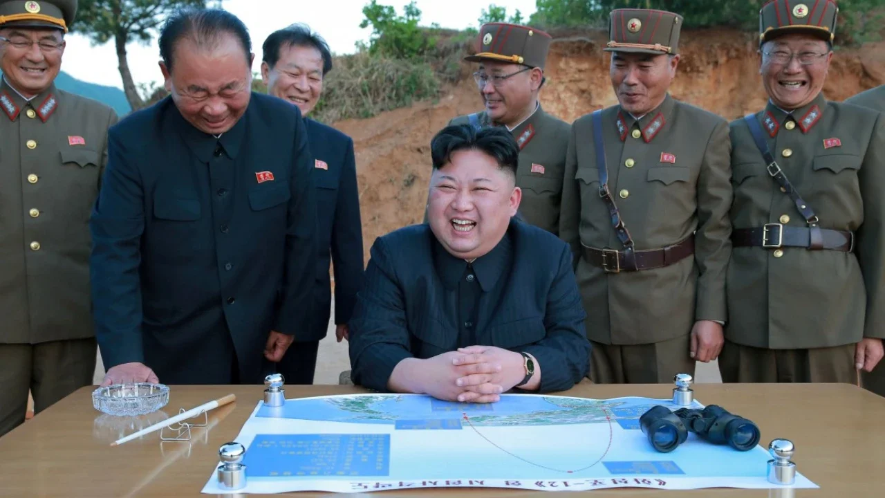 Kim Jong Un Sebut Korea Utara Bakal Kembangkan Senajata Bawah Air Rahasia