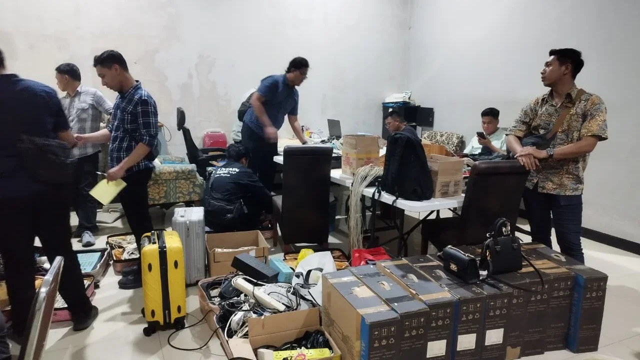 Terbongkar! Empat Warga Tiongkok Diduga Operasikan Love Scamming di Semarang