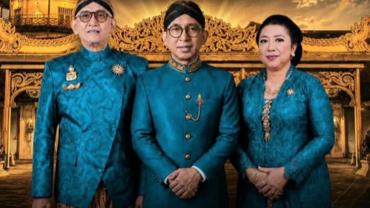 Penjelasan Panembahan Agung soal Baliho Menbud Fadli Zon di Gapura Gladag