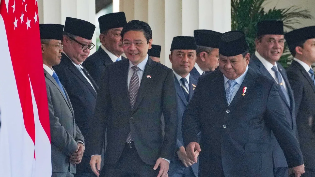 PM Lawrence Wong Undang Siswa Sekolah Garuda ke Singapura