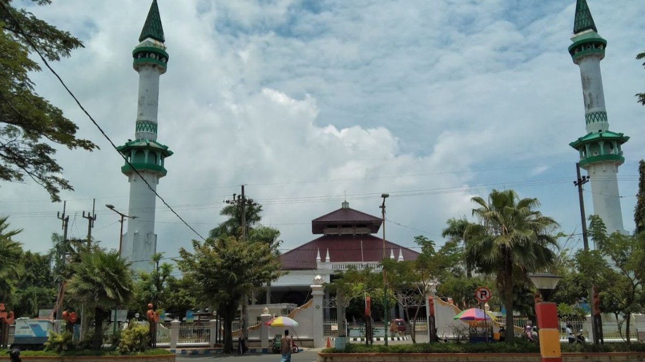 Potret Masjid Agung Bangkalan, Masjid Pertama yang Didirikan Sultan Keraton untuk Masyarakat