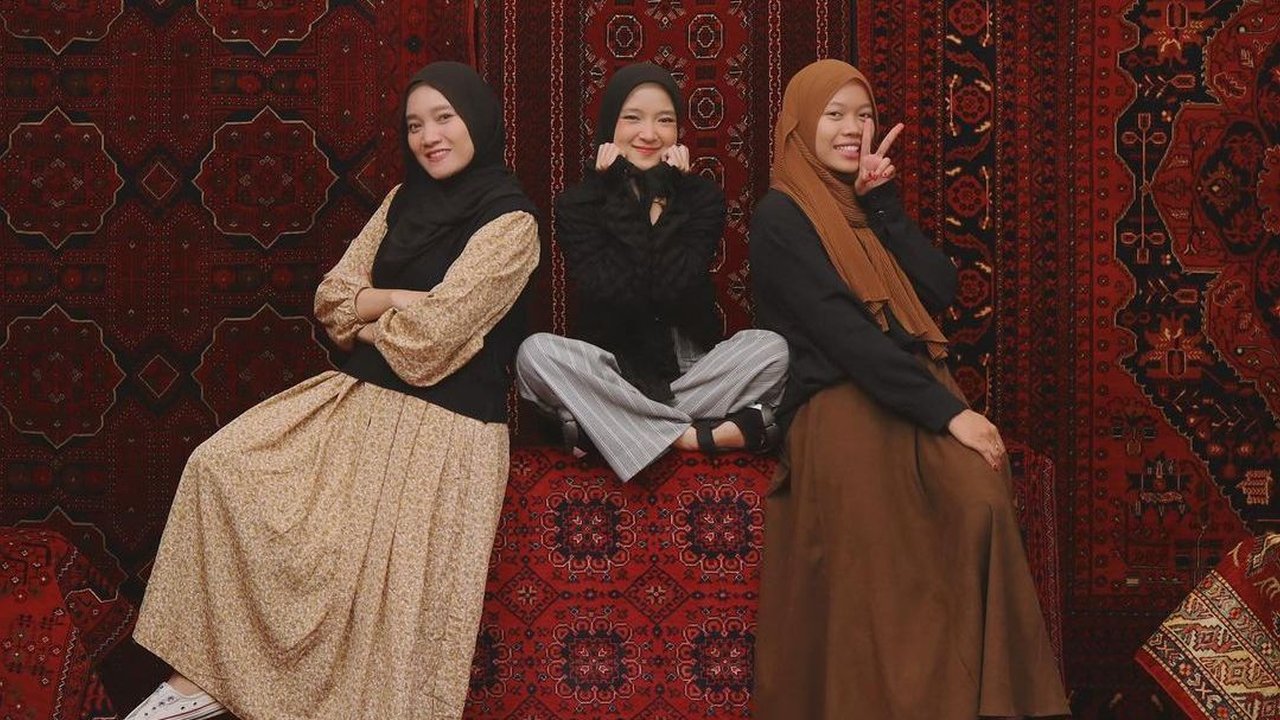 Potret Eca Aura Bertemu dengan Nissa Sabyan, Wajahnya Mirip Banget Bak Anak Kembar