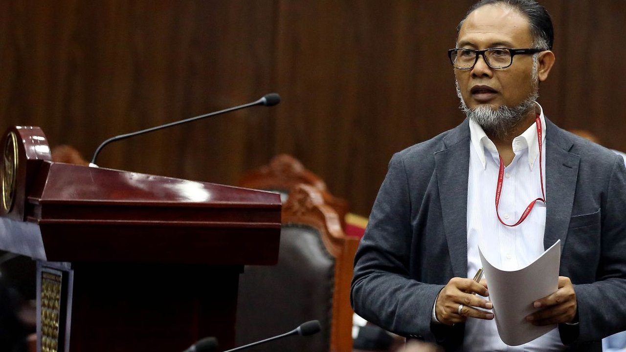 VIDEO: Kubu AMIN Perlihatkan Data Suara Prabowo Melonjak Tak Wajar ke Hakim MK