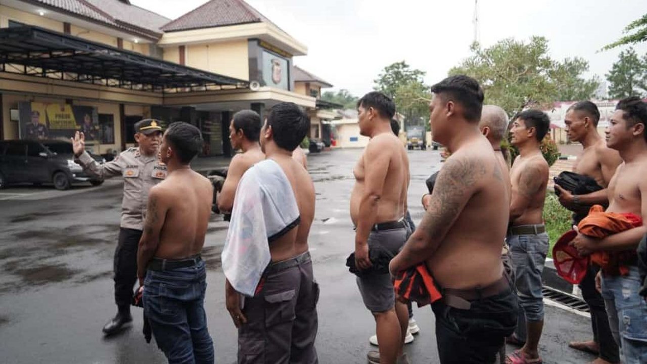 Aniaya Satpam Kantor Leasing, Lima Anggota Ormas Pemuda di Tasikmalaya Jadi Tersangka