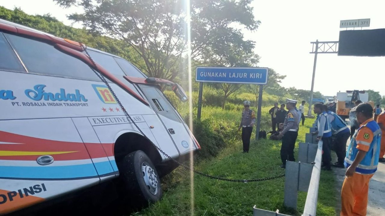 7 Orang Tewas dalam Kecelakaan di Tol Batang, Sopir Bus Rosalia Indah jadi Tersangka