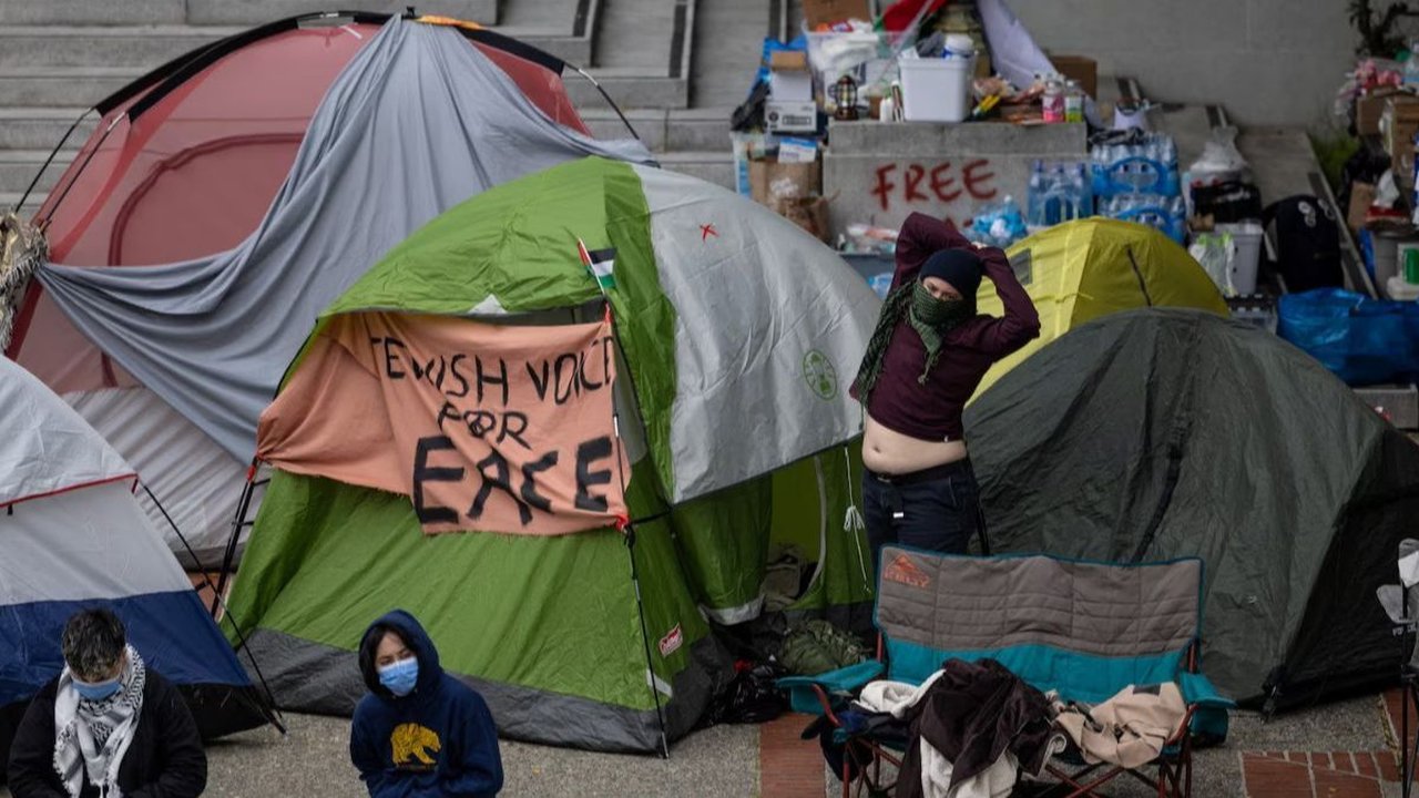 Aksi Solidaritas Palestina Bergema di Kampus-Kampus Elit Amerika, Aparat Bentrok dengan Demonstran
