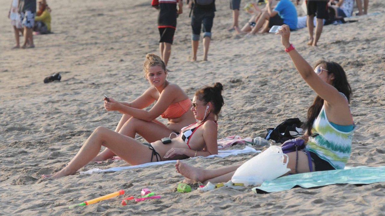 Trik Liburan Hemat, Bisa Dapat Tiket Pesawat dan Hotel Harga Murah