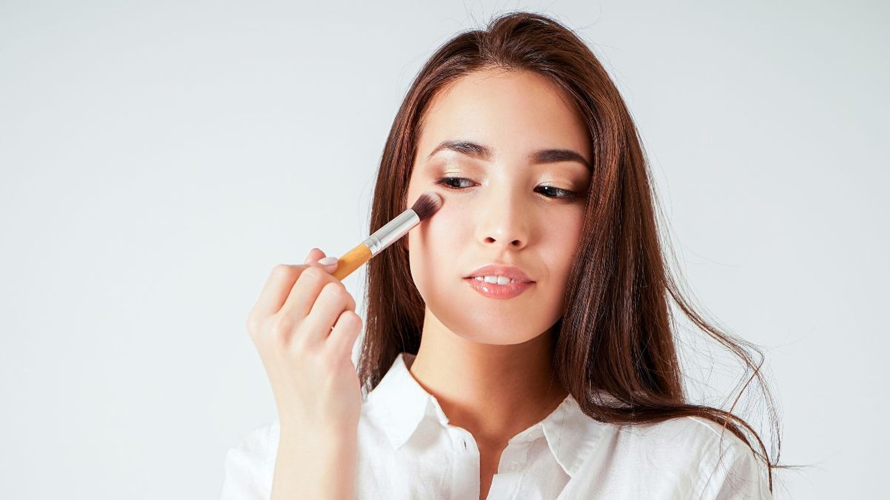 Pengertian dan Fungsi Concealer serta Cara Memilih Produk yang Tepat