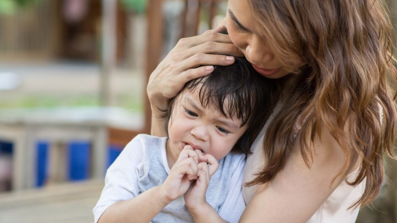 Anak Sering Tantrum di Tempat Umum? Jangan Kesal, Ini 4 Hal yang Bisa Ibu Lakukan