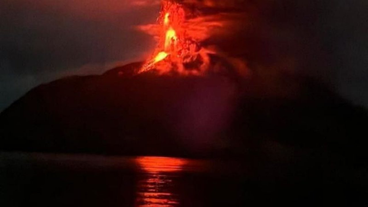 Sepekan Pascaerupsi, Gunung Ruang Masih Kerap Munculkan Getaran dan Gemuruh